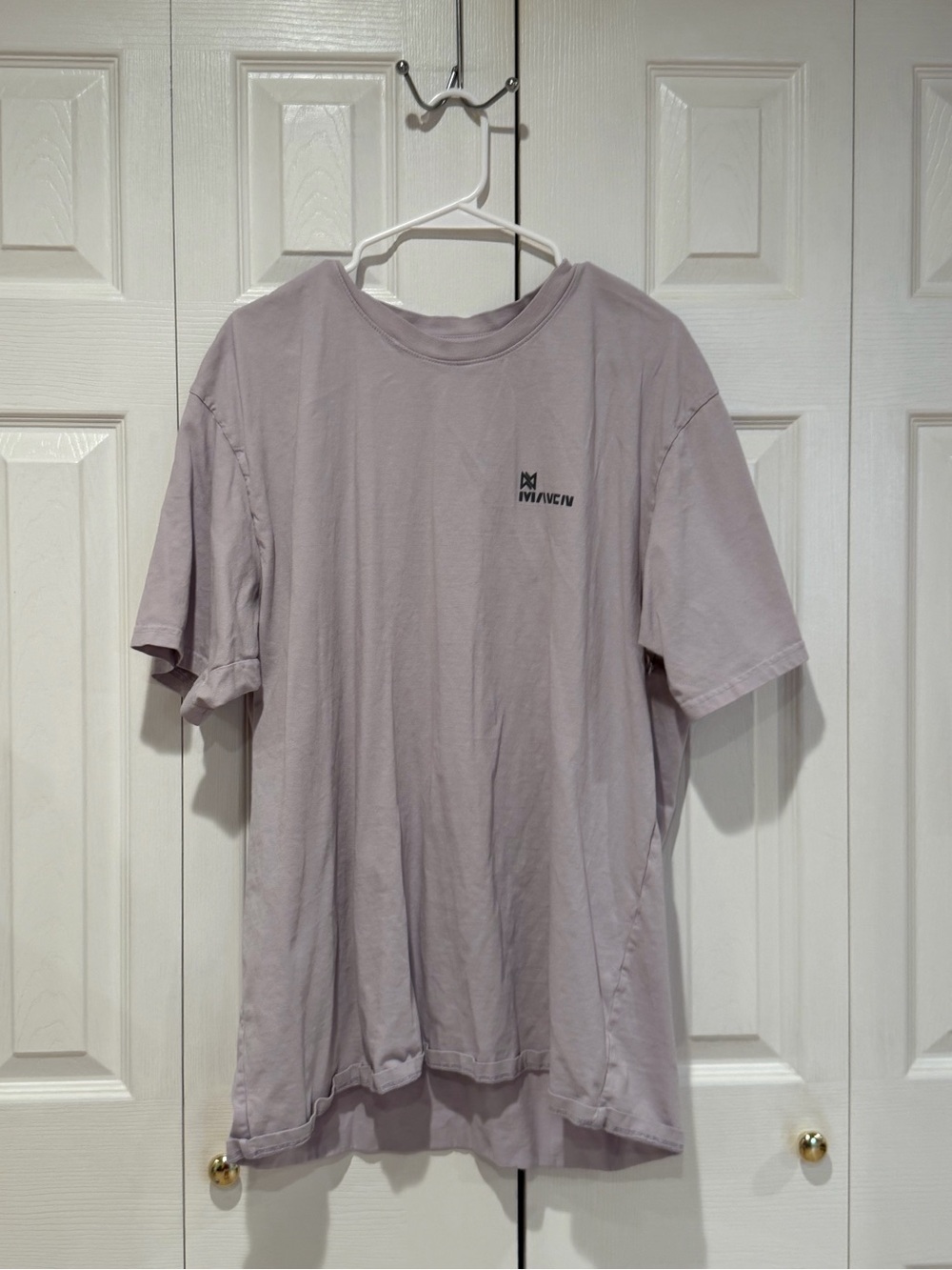 Maven Men's Light Lavender Crew Neck Short Sleeve Tee with Minimal Logo